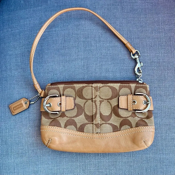 Coach Handbags - Coach Tan Wristlet Signature C Jacquard Fabric With Leather Trim